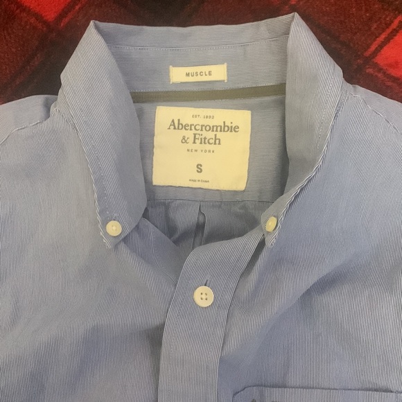 Abercrombie & Fitch Men’s Muscle Shirt excellent condition - Picture 2 of 3